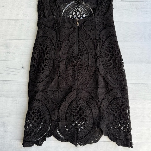 Bebe Elegant Black Open Back Lace Mini Dress XS - Picture 8 of 9